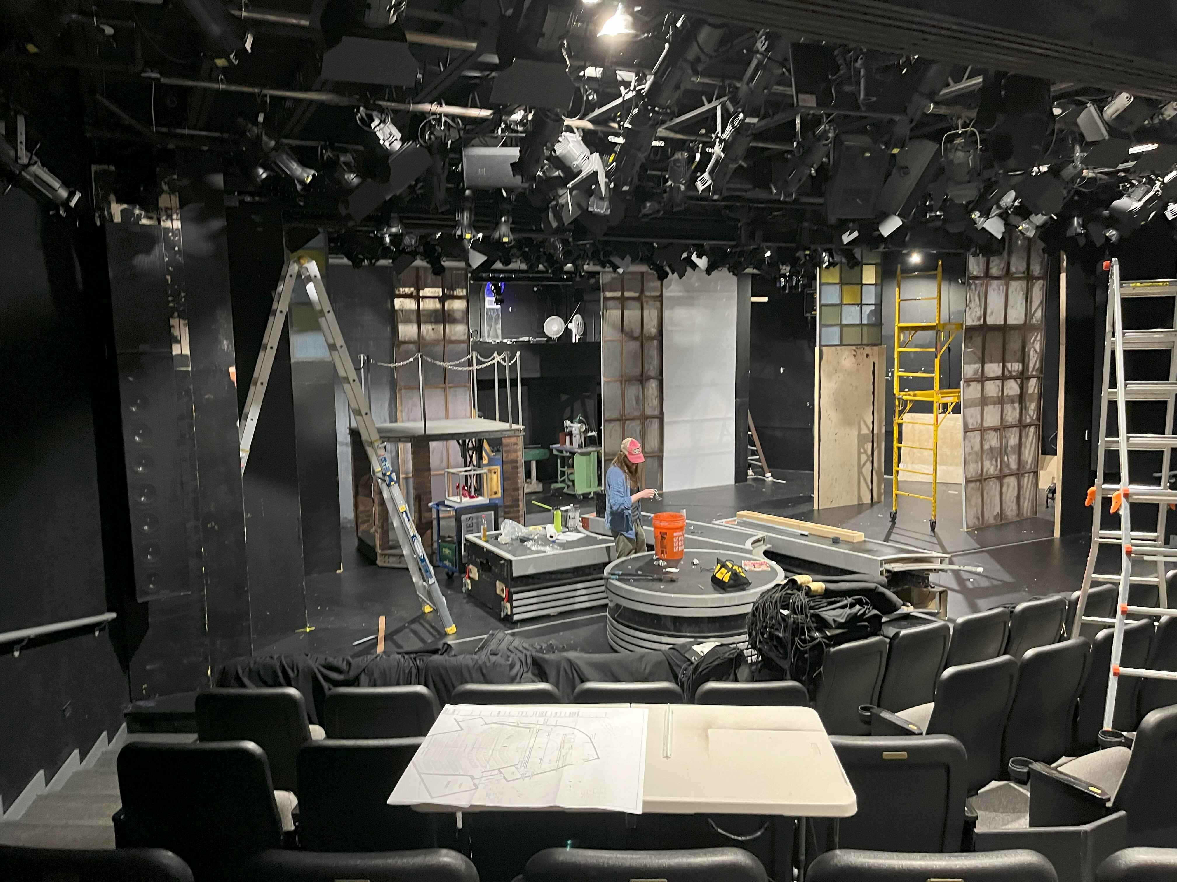 An image of the Kinky Boots set taken by Hudson Schlumberger